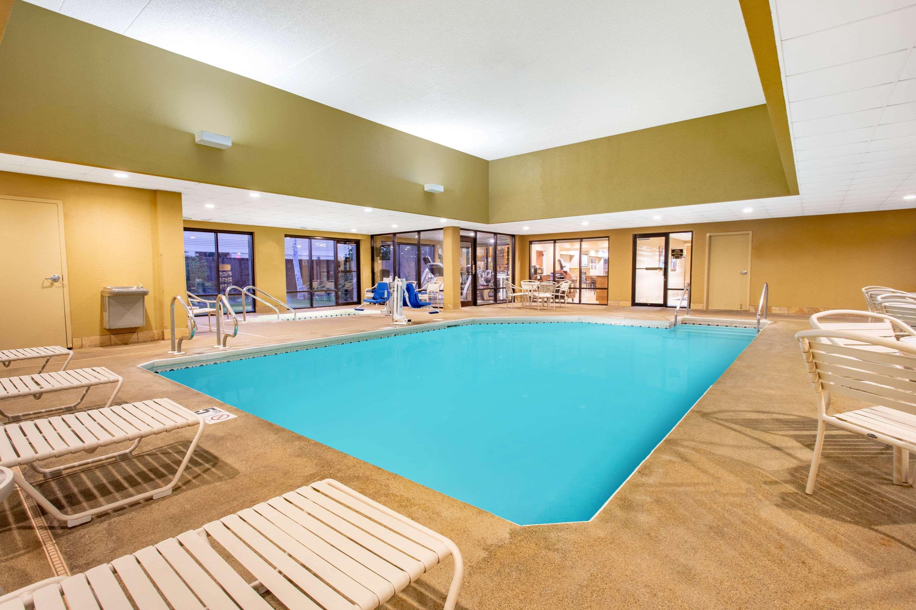 Americinn By Wyndham Madison West Екстер'єр фото