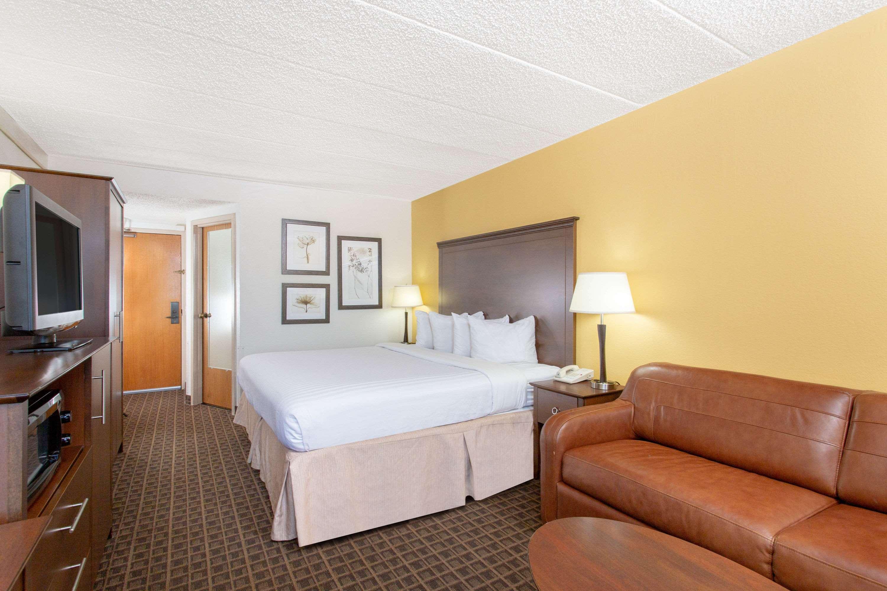 Americinn By Wyndham Madison West Екстер'єр фото