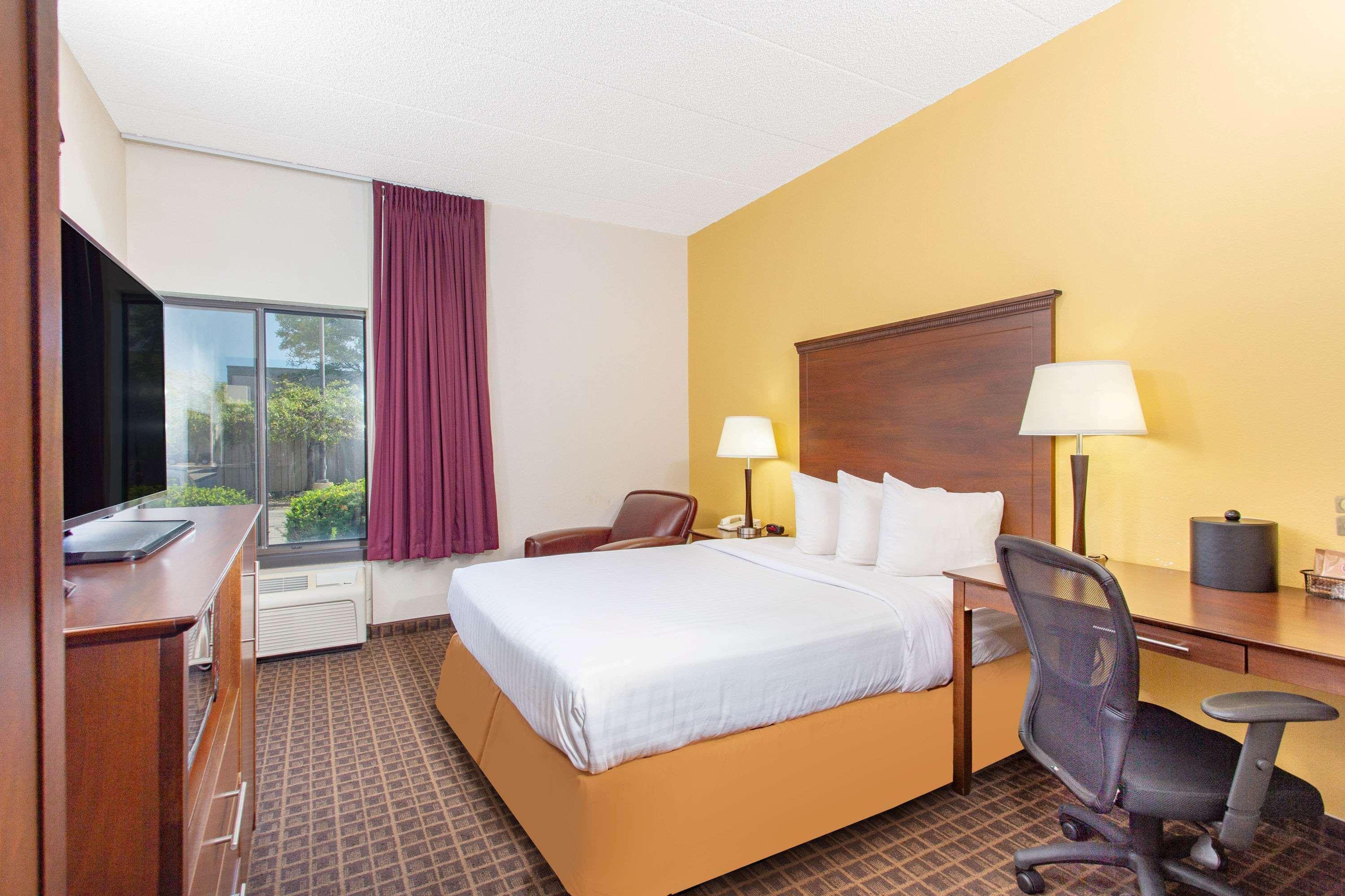 Americinn By Wyndham Madison West Екстер'єр фото