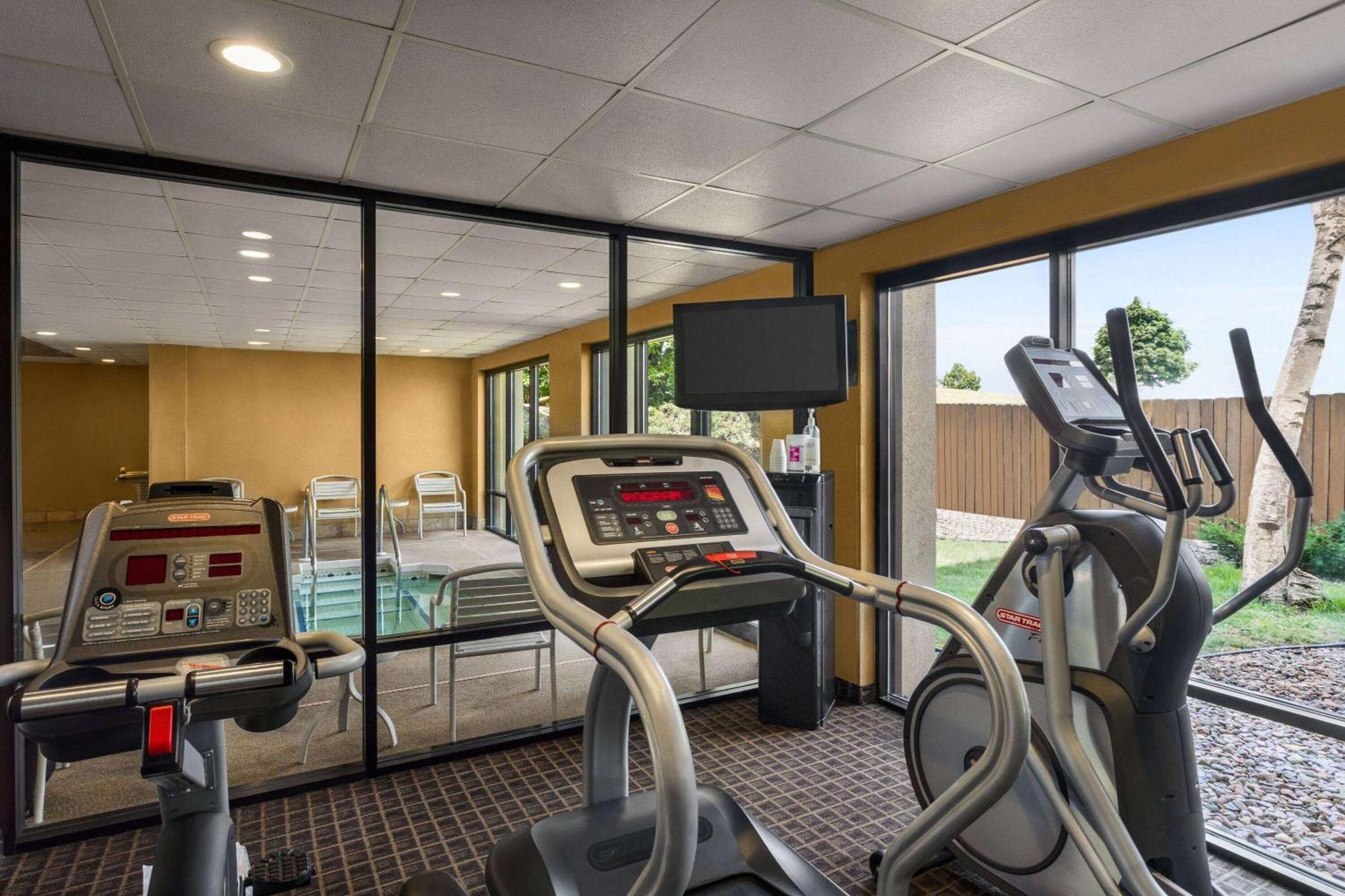 Americinn By Wyndham Madison West Екстер'єр фото