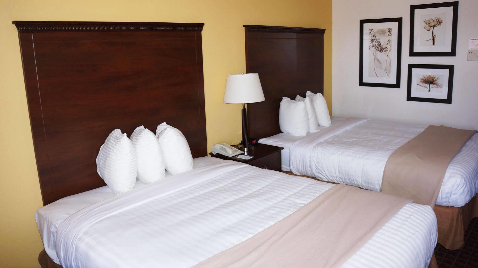 Americinn By Wyndham Madison West Екстер'єр фото